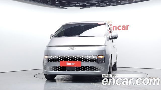 Hyundai Staria 2022 — photo 3