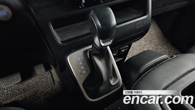Hyundai Staria 2022 — photo 12