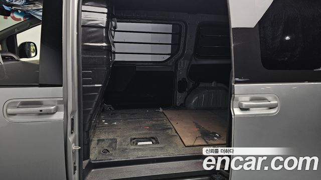 Hyundai Staria 2022 — photo 18