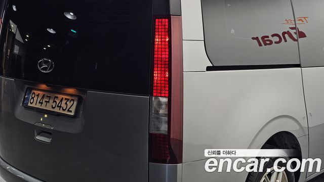 Hyundai Staria 2022 — photo 9