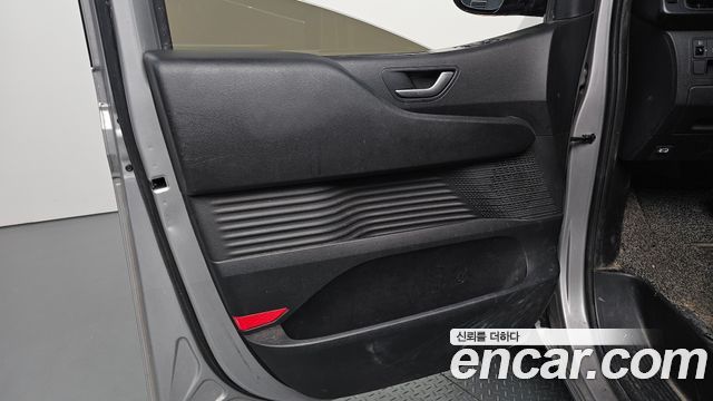 Hyundai Staria 2022 — photo 14