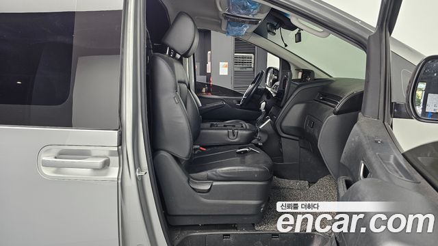 Hyundai Staria 2022 — photo 16