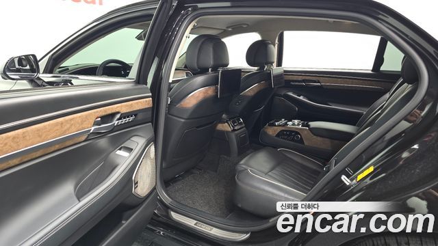 Genesis G90 2019 — photo 17