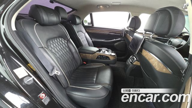 Genesis G90 2019 — photo 18