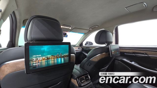 Genesis G90 2019 — photo 24