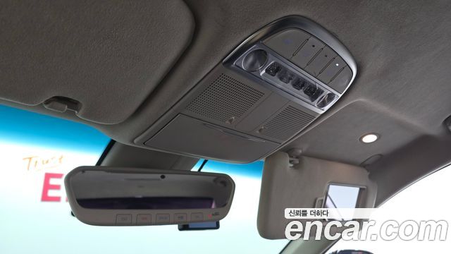 Genesis G90 2019 — photo 26