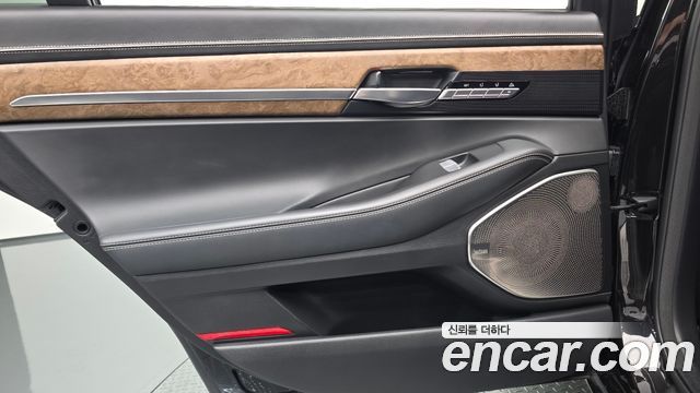 Genesis G90 2019 — photo 15
