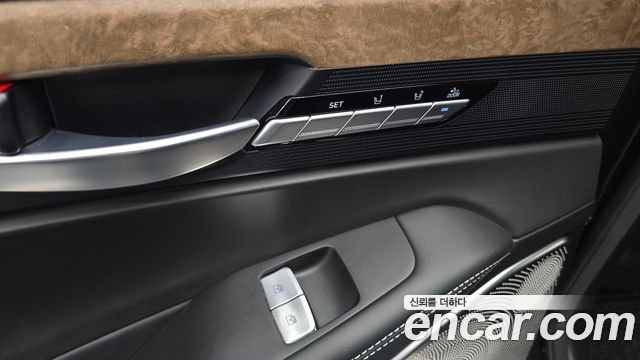 Genesis G90 2019 — photo 31