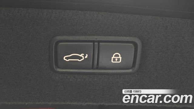 Genesis G90 2019 — photo 34