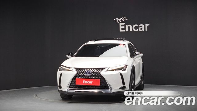 Lexus UX 2019 — photo 3