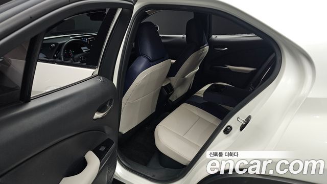 Lexus UX 2019 — photo 18
