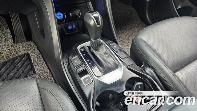 Hyundai Santafe 2018 — photo 12
