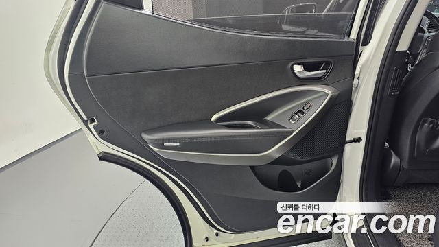 Hyundai Santafe 2018 — photo 15