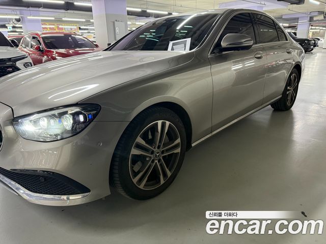 Mercedes-Benz E-Class 2022 — photo 1