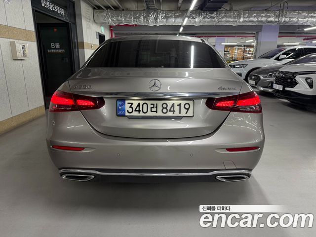 Mercedes-Benz E-Class 2022 — photo 4