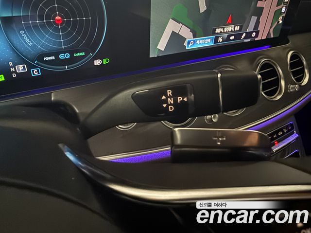 Mercedes-Benz E-Class 2022 — photo 8