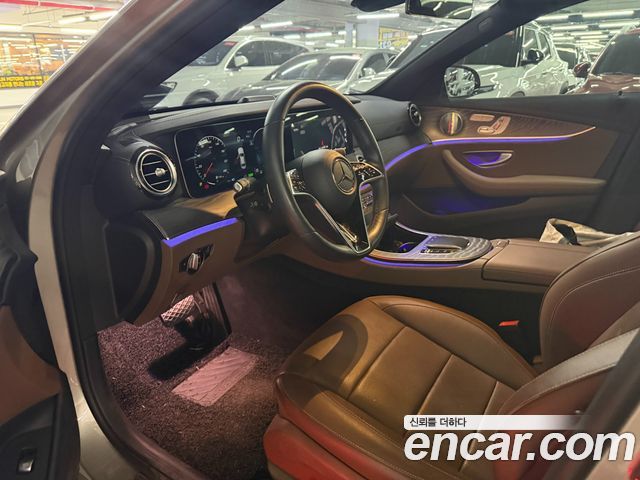 Mercedes-Benz E-Class 2022 — photo 10