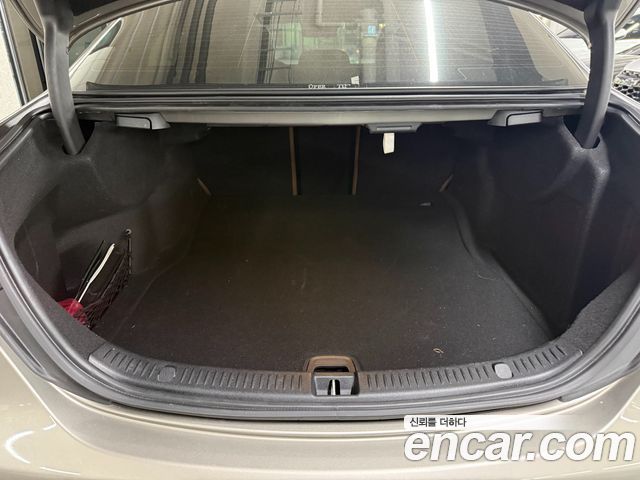 Mercedes-Benz E-Class 2022 — photo 18