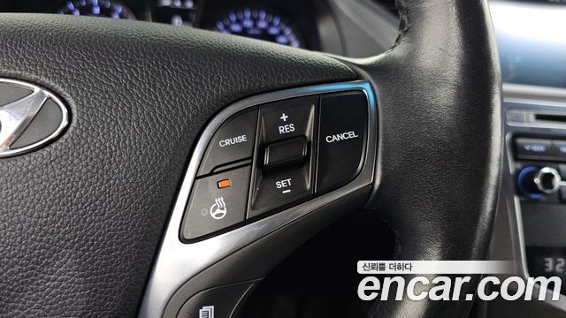 Hyundai Grandeur 2016 — photo 17