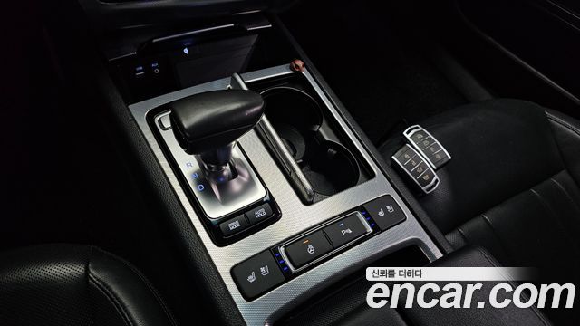 Genesis G80 2017 — photo 12