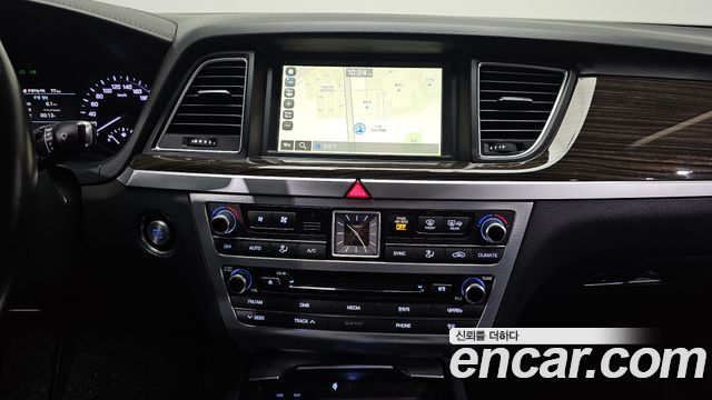 Genesis G80 2017 — photo 20