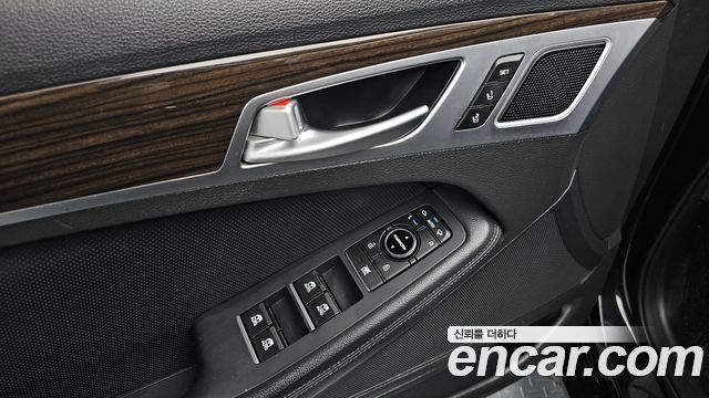 Genesis G80 2017 — photo 22