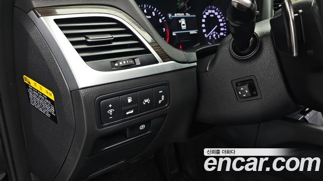 Genesis G80 2017 — photo 23