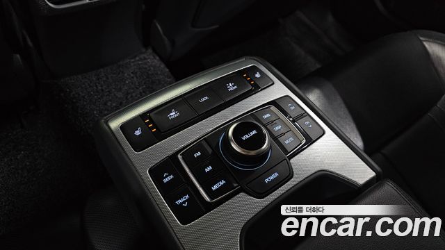 Genesis G80 2017 — photo 24