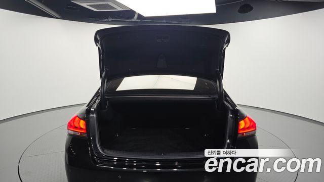 Genesis G80 2017 — photo 26