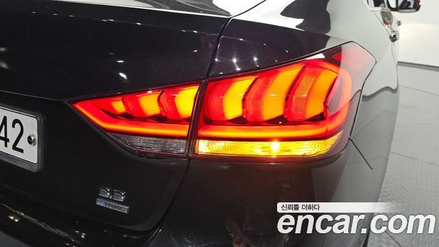 Genesis G80 2017 — photo 9