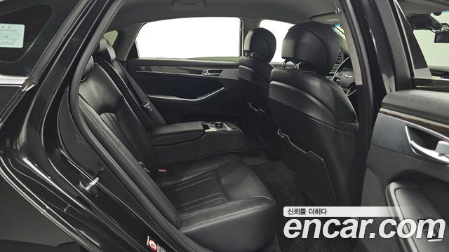 Genesis G80 2017 — photo 16