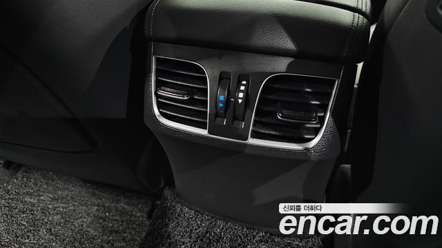 Genesis G80 2017 — photo 30