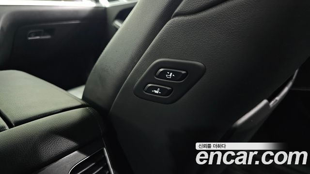 Genesis G80 2017 — photo 31