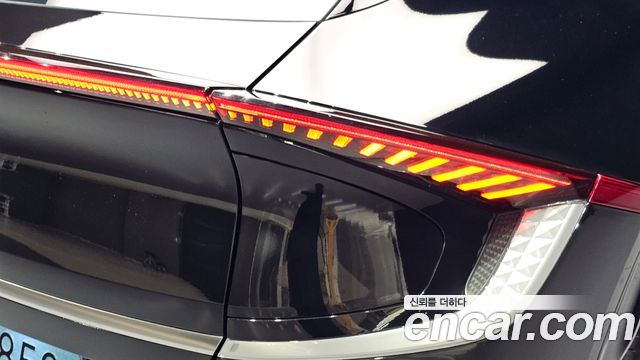 Kia EV6 2023 — photo 9