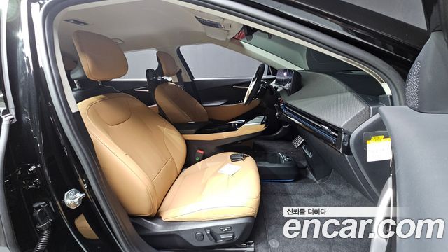 Kia EV6 2023 — photo 16