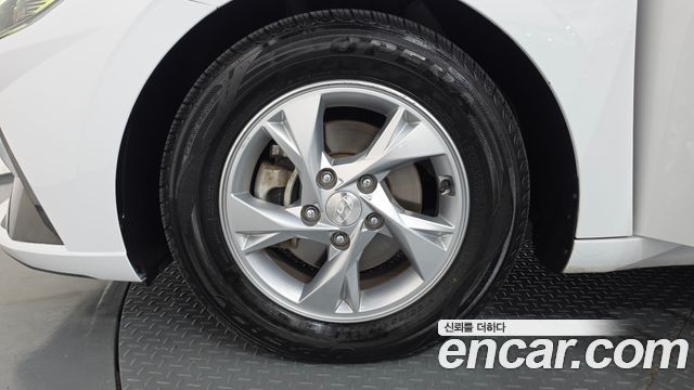 Hyundai AVANTE 2021 — photo 5