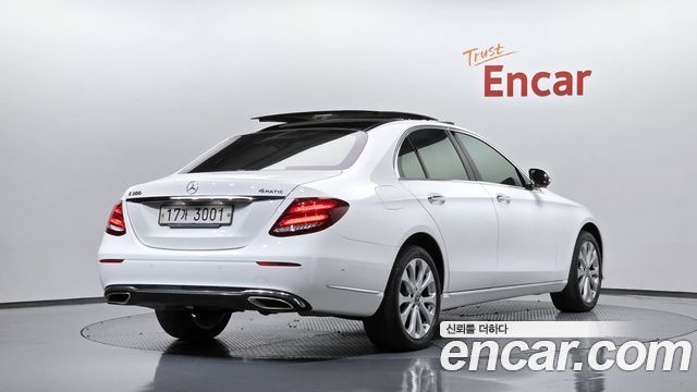 Mercedes-Benz E-Class 2019 — photo 2