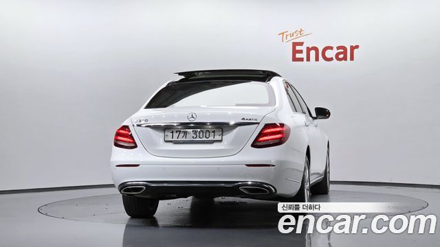 Mercedes-Benz E-Class 2019 — photo 4