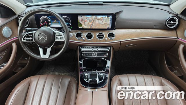 Mercedes-Benz E-Class 2019 — photo 10