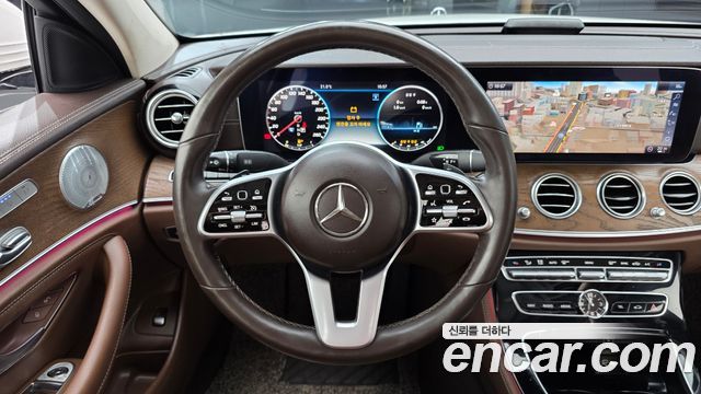 Mercedes-Benz E-Class 2019 — photo 19