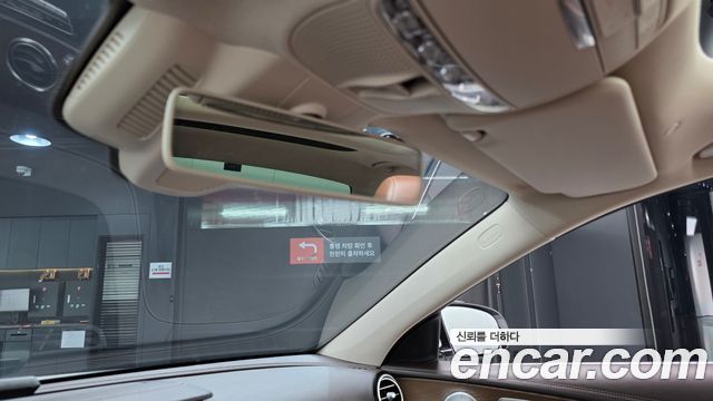 Mercedes-Benz E-Class 2019 — photo 31