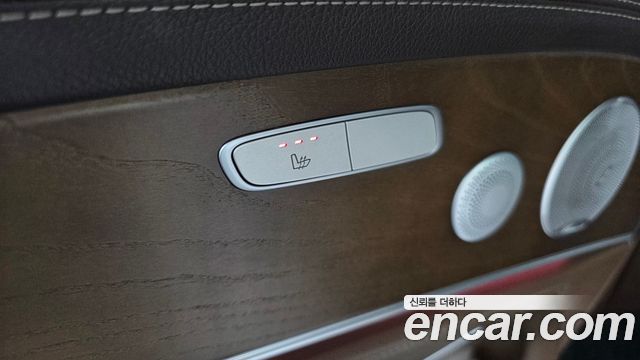 Mercedes-Benz E-Class 2019 — photo 32