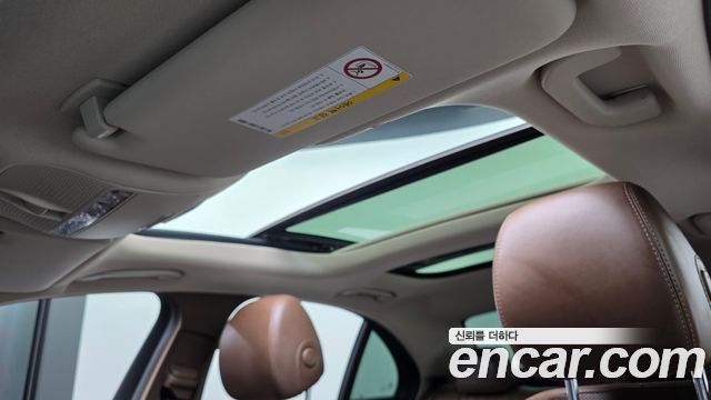Mercedes-Benz E-Class 2019 — photo 34