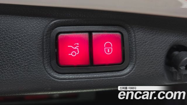 Mercedes-Benz E-Class 2019 — photo 35