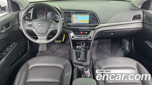 Hyundai AVANTE 2018 — photo 10