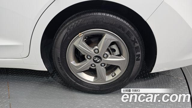 Hyundai AVANTE 2018 — photo 7