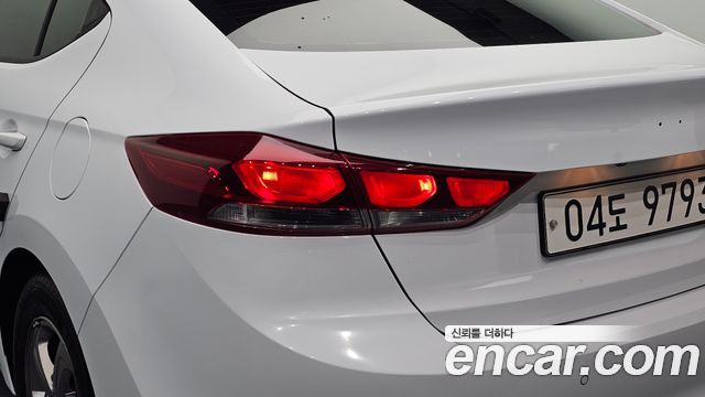 Hyundai AVANTE 2018 — photo 9