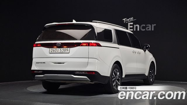 Kia Canival 2021 — photo 2