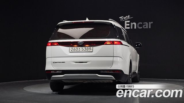 Kia Canival 2021 — photo 4