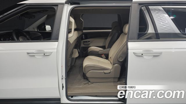 Kia Canival 2021 — photo 11
